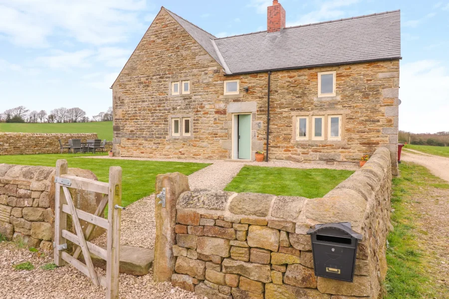 Woodthorpe Cruck Cottage