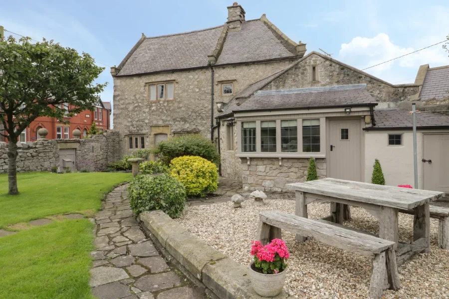 The Banquet House Rhuddlan, North Wales & Snowdonia