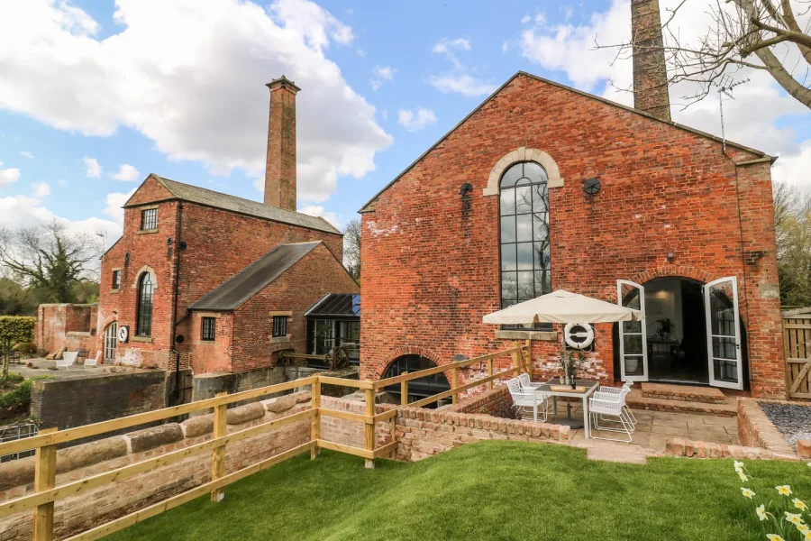 The Pump House Art Studio Misterton, Peak District & Derbyshire Dales