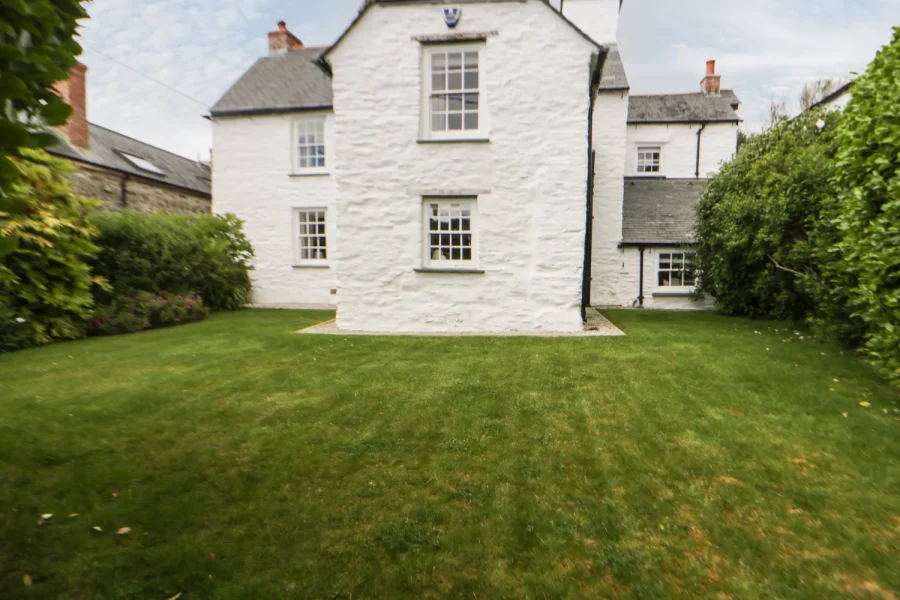 Great Western Farmhouse